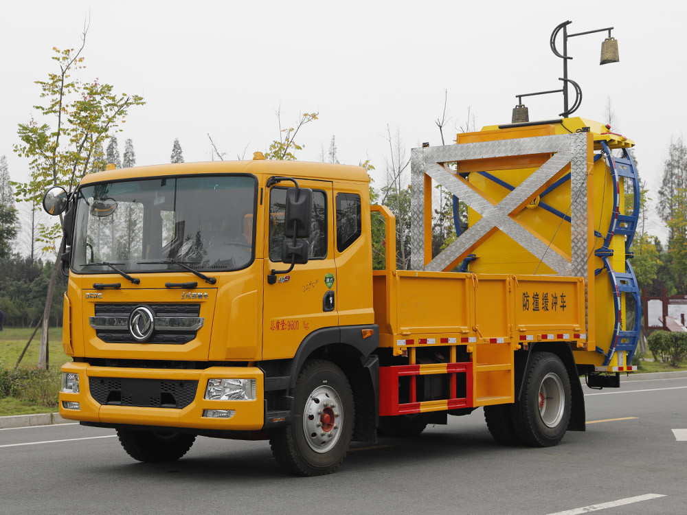 多利卡D9排半防撞緩衝車|CLT5122TFZEQ6型防撞緩衝車